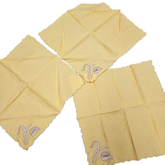 Vintage Yellow Embroidered Linen Napkins Set Of 3 13" Scalloped Edge - Picture 2 of 5